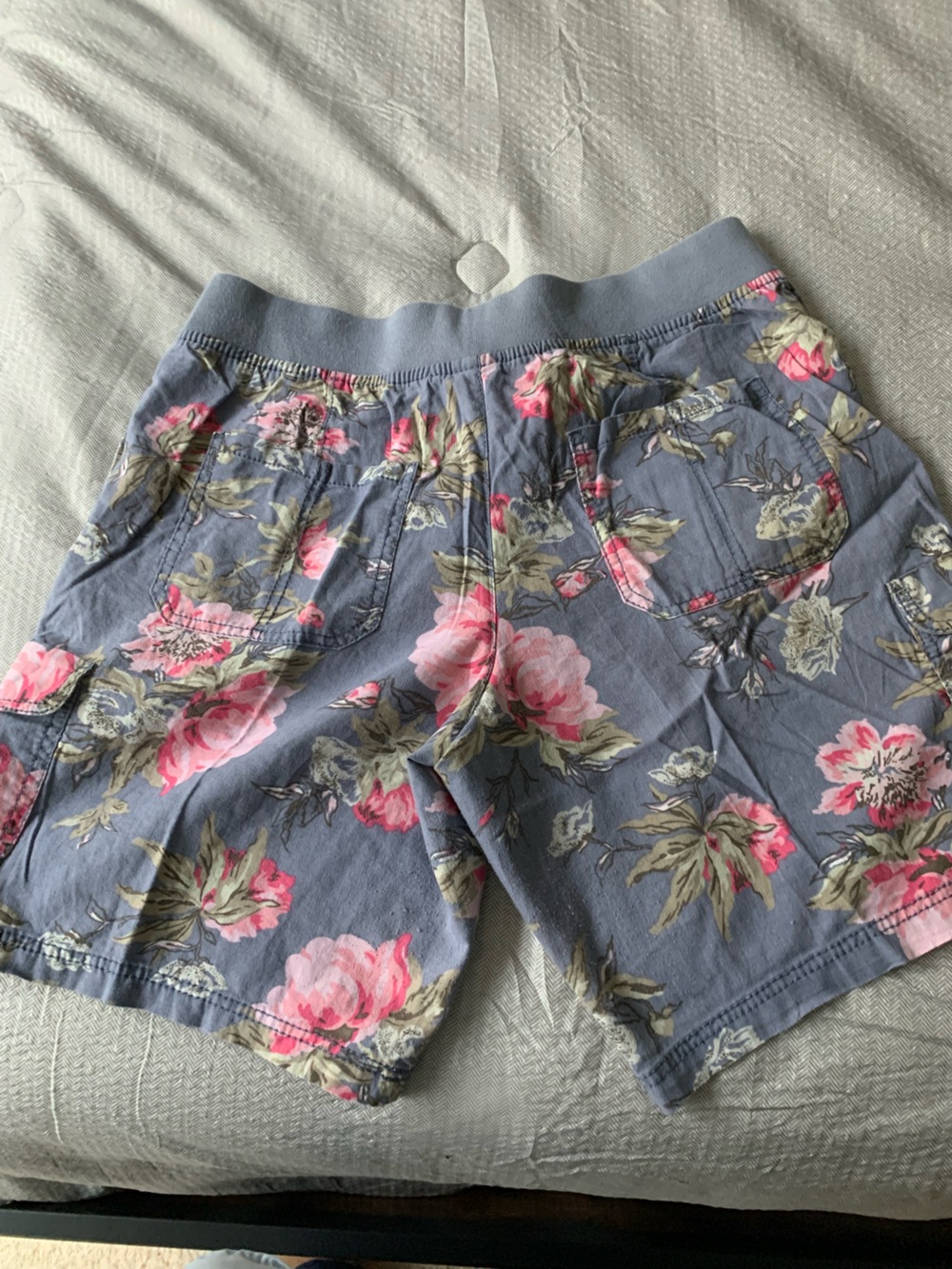 Spring Shorts - Picture 3 of 4